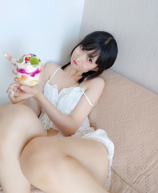 ʱ��Ů�༭��Ա��