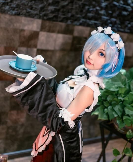 Ů�������������˳Բ�ݮ